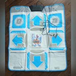 Nintendo Wii Konami Dance Mat With DDR hottest Party 2 Game